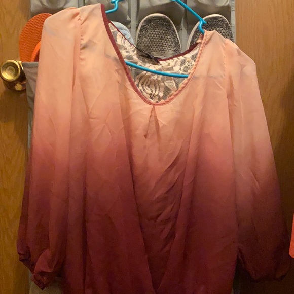 blouse - Picture 1 of 1